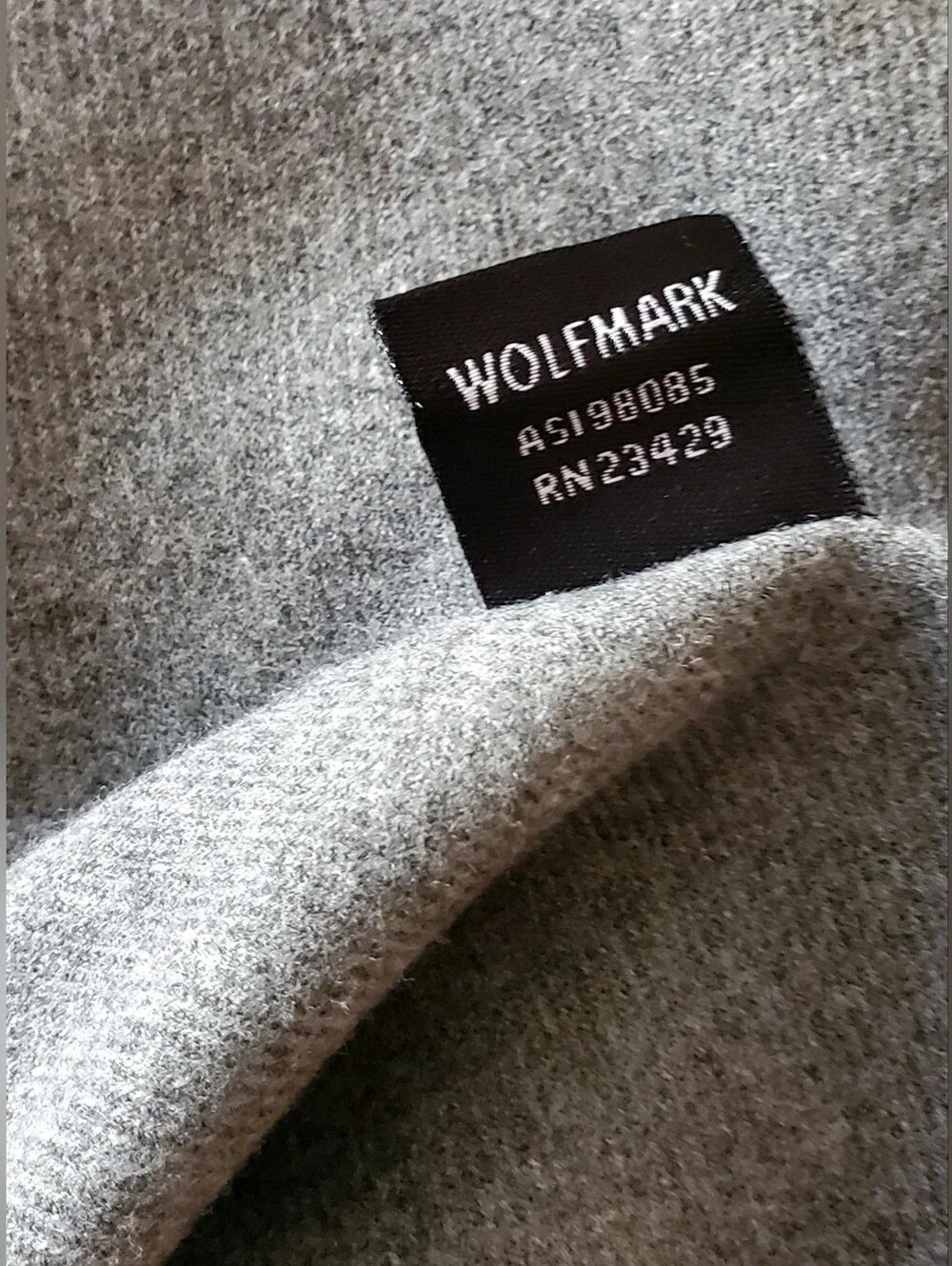 Wolfmark soft gray